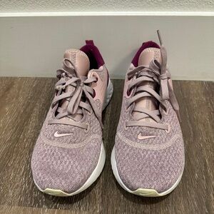 Women Nike Legend React Running Shoes Size 10
